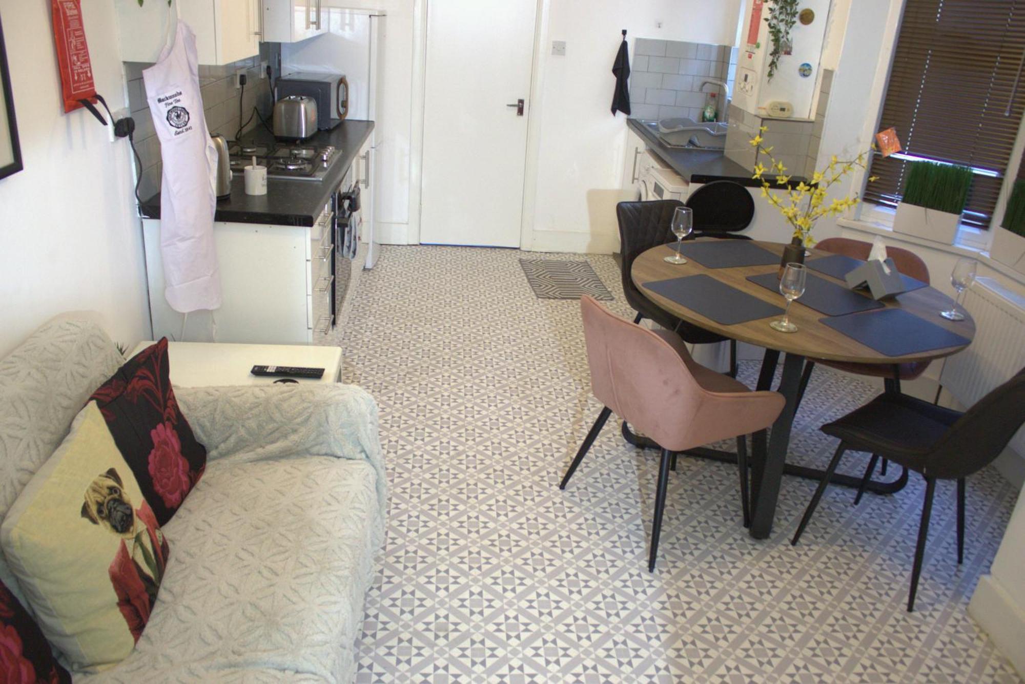 Two Bedroom Flat Near Transport & Shops London Exterior photo